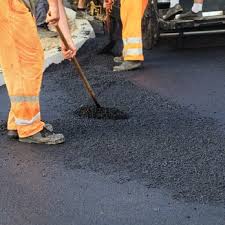 Best Driveway Crack Filling  in Bellwood, PA